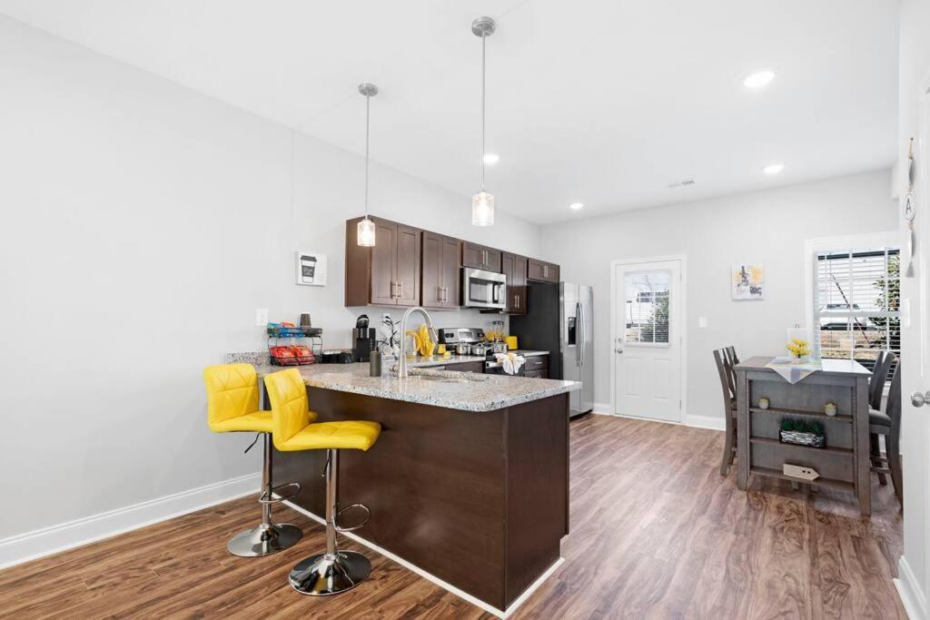 Make Lemonade In Luxury W King Bed And Free Parking Plus 40 Minutes To Nashville Clarksville Bagian luar foto