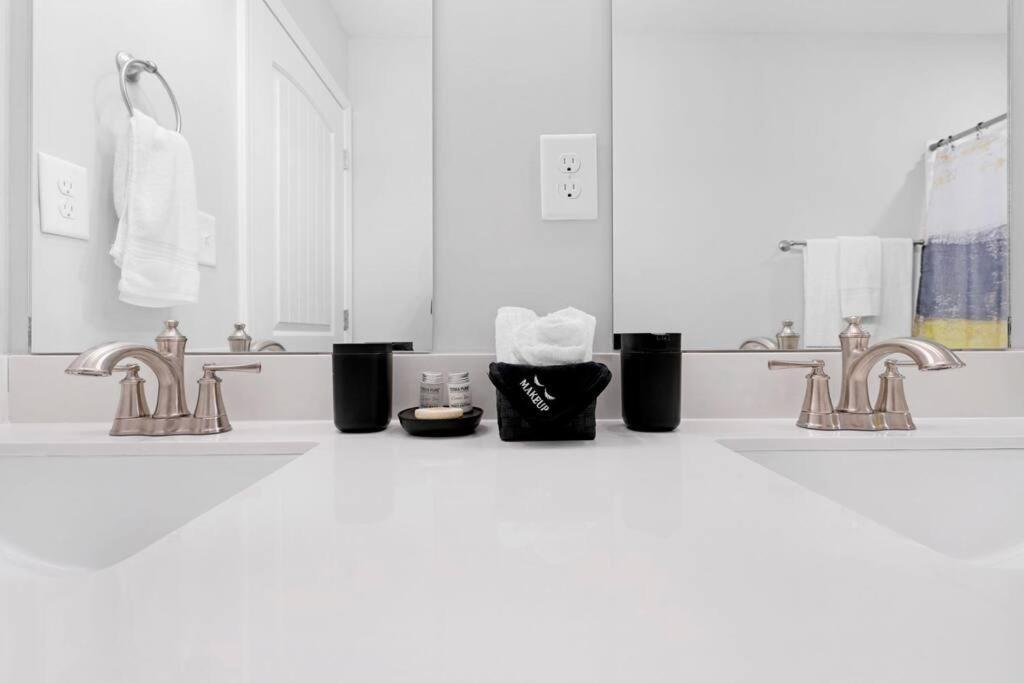 Make Lemonade In Luxury W King Bed And Free Parking Plus 40 Minutes To Nashville Clarksville Bagian luar foto